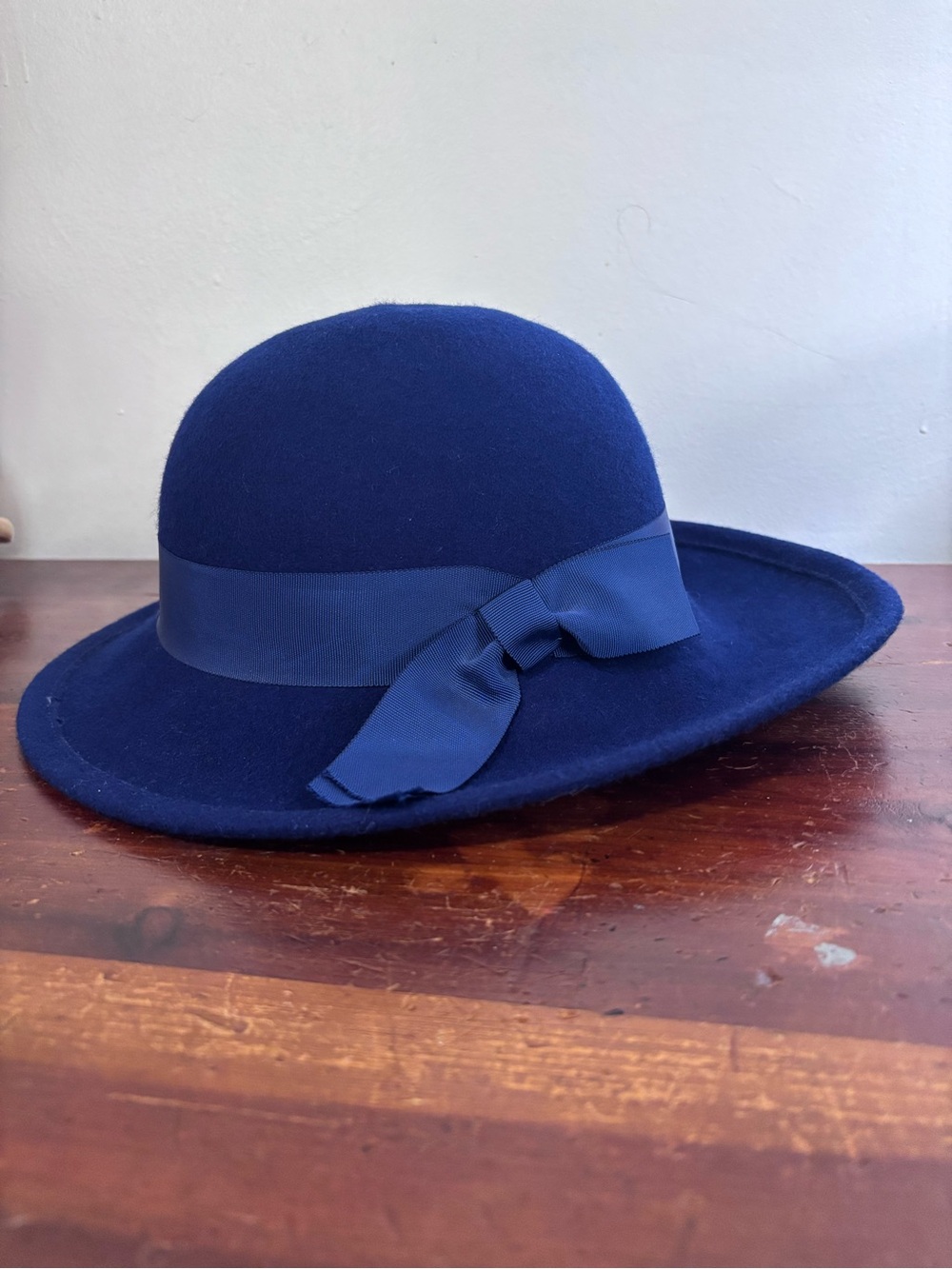 Vintage 100% Wool Street Smart by Betmar Women's Navy Felt Bow Classic Brim Hat